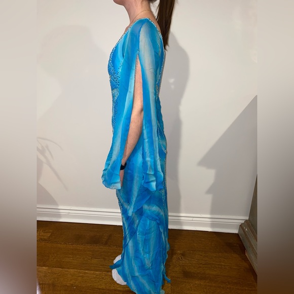 Beaded dress - Picture 3 of 9